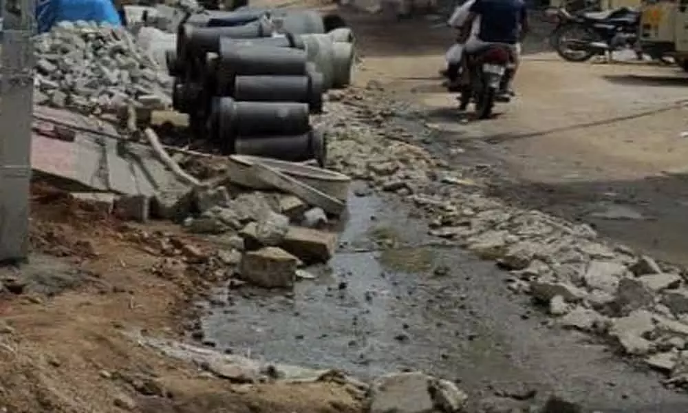 Drainage works left incomplete in Qutbullapur