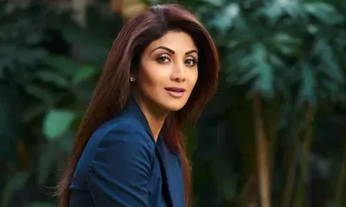 Shilpa Shetty pats Shiamak Davar