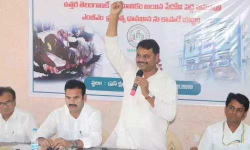 Warangal: Congress blames government for lack of infra in MGM Hospital