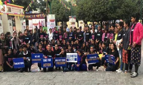 New Delhi: Young women organize campaign to stop street harassment