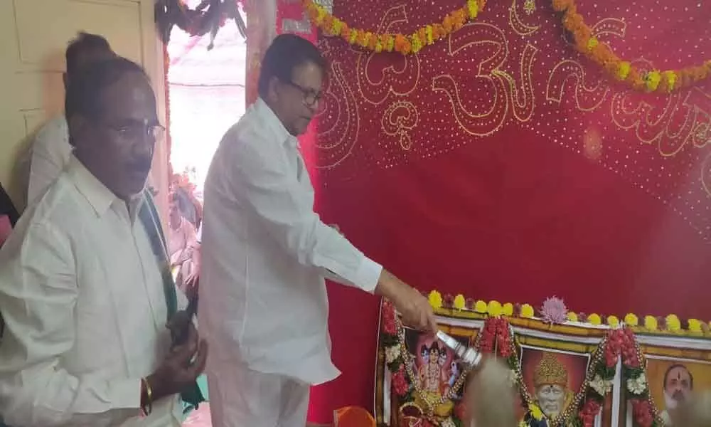 Corporator Janakirama Raju attends Datta Jayanti fete in HMT Hills