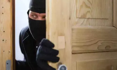 Thieves decamp with valuables from mosque in Hyderabad