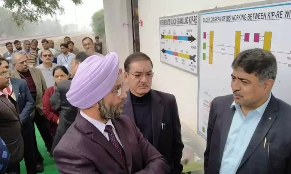 General Manager, Northern Railway inspects rail section of Delhi Division