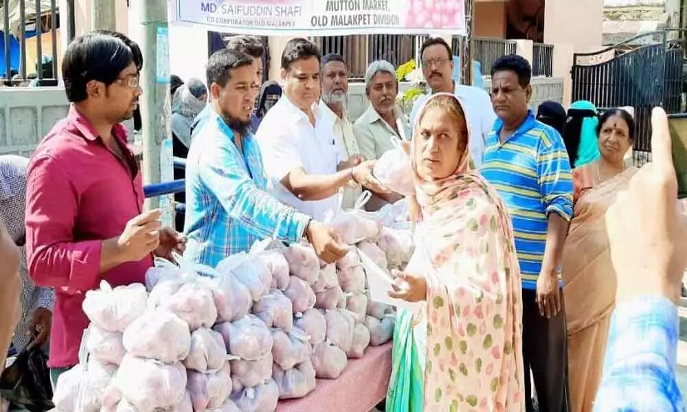 Malakpet: AIMIM to distribute onions for 30 a kg