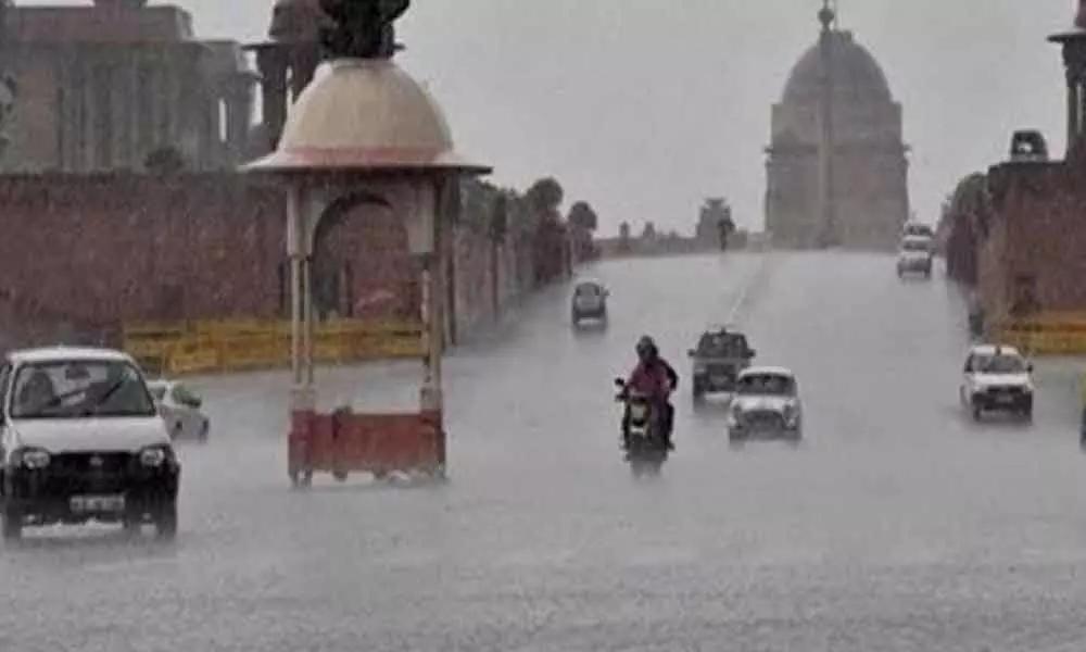 Rain drenches Delhi, improves air quality
