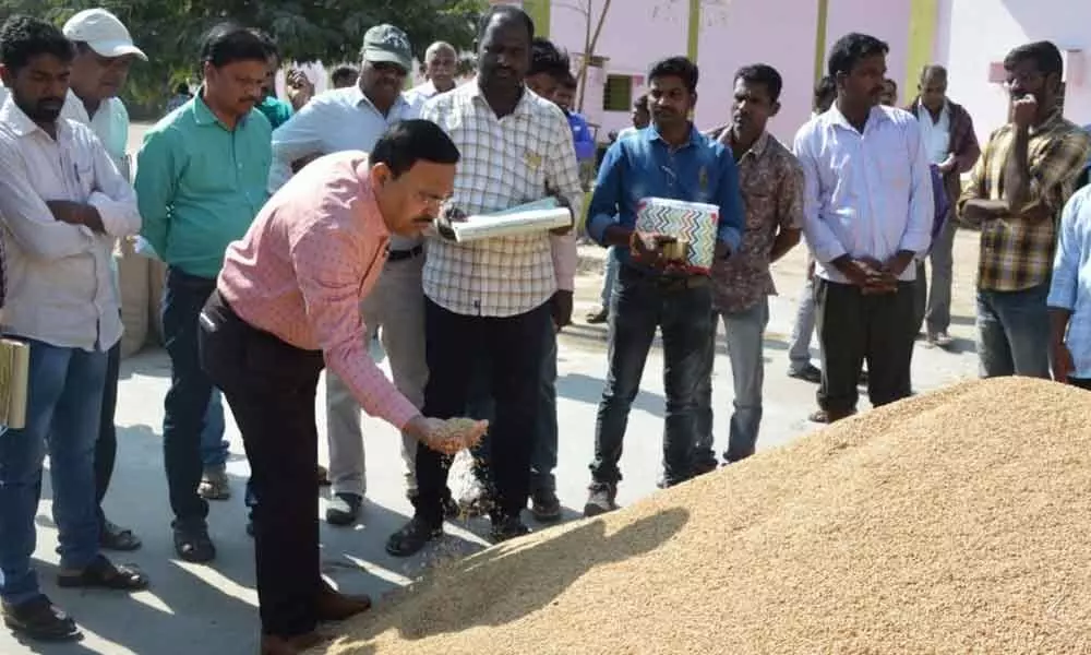 Siddipet: Joint Collector Padmakar and District Supply Officer Srinivas Reddy visit paddy centre
