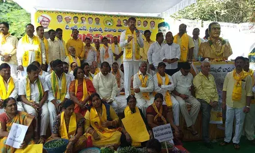 Domalguda: TDP leaders slams TRS govt failures