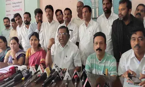 Warangal: Azmeera accuses Adilabad  MP of flaring up Adivasi-Lambada rift