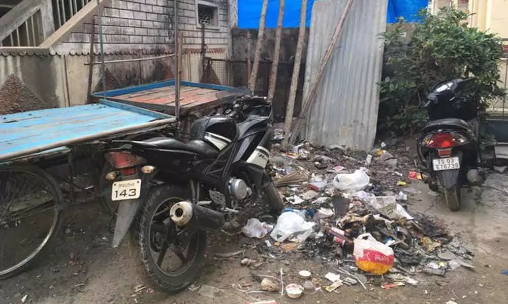 Garbage dumped on roadside in KPHB colony phase-I