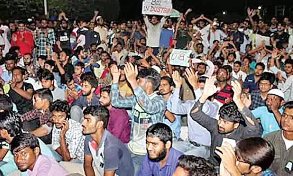 Hyderabad MANUU students protest in support of Jamia students
