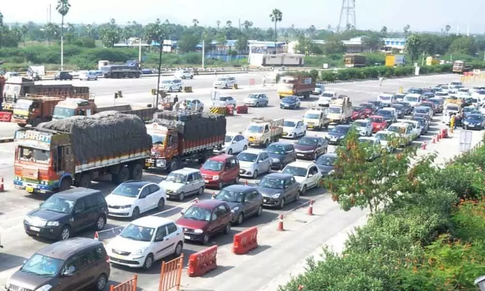 Nalgonda: Vehicles sans FASTags remain stranded at toll plazas