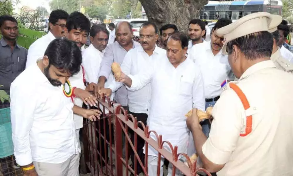 Nirmal: Minister Allola Indrakaran Reddy inaugurates footpath railings