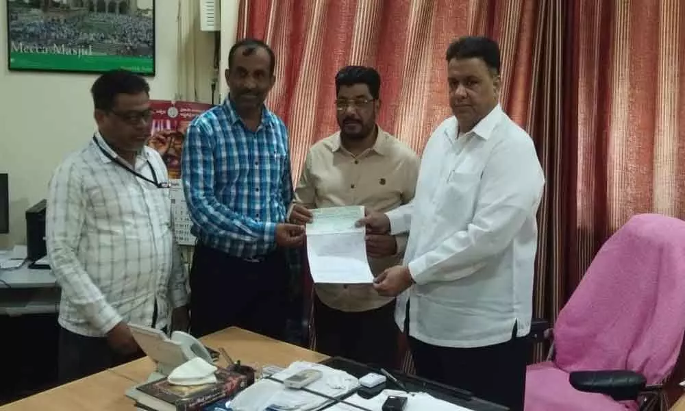 Telangana State Wakf Board donates 53 lakh for mosque works in Nampally
