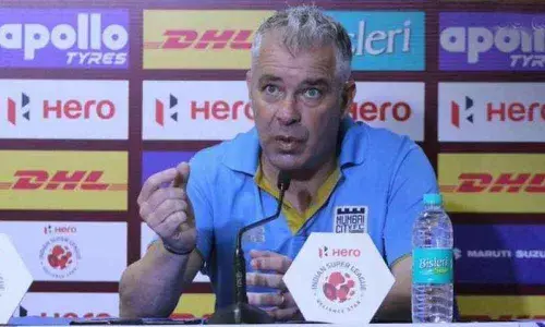 Mumbai City coach alleges referee called his player monkey
