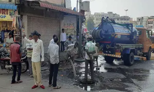 HMWSSB scrambles to fix sewage issue at Charminar