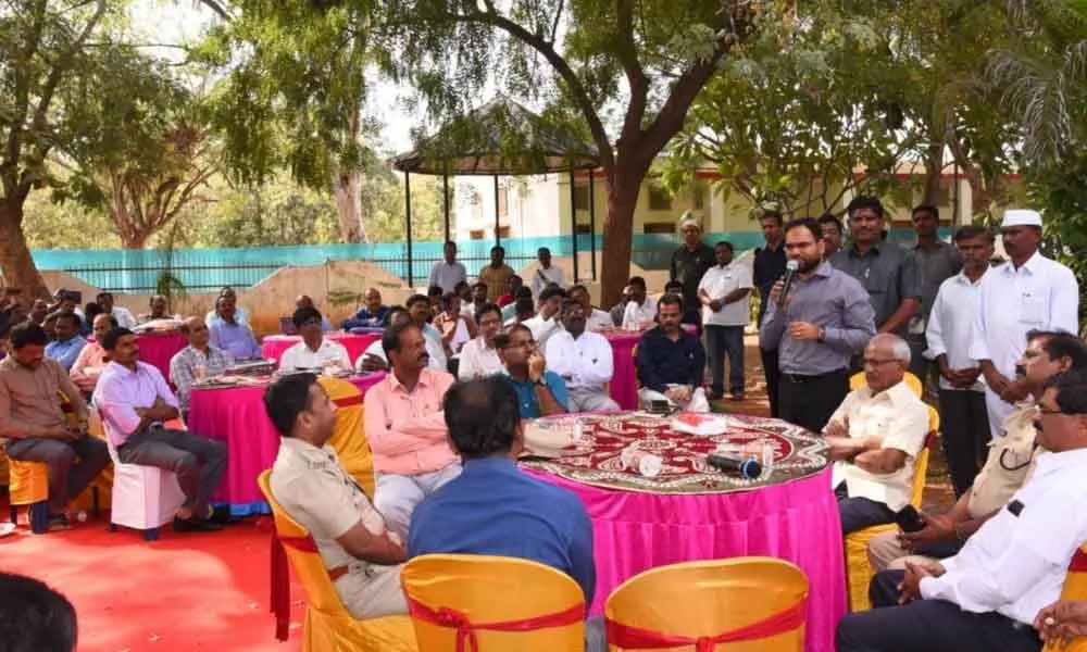 Gadwal: Grand farewell accorded to District Collector K Shashanka
