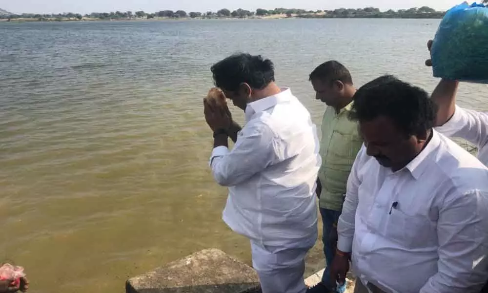 Mahbubnagar: Water released from Pedda Cheruvu, 15,000 acres to get irrigated