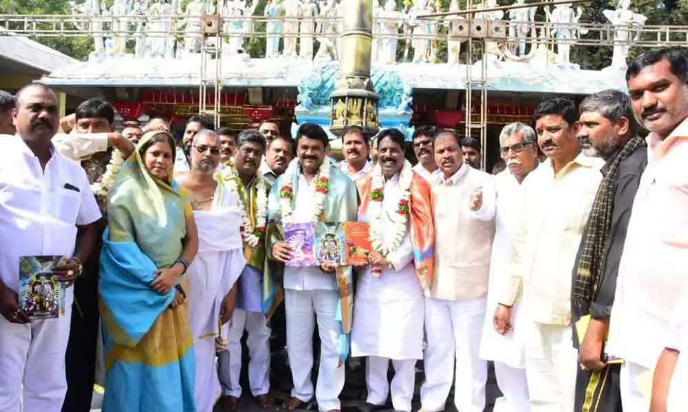 Minister T Srinivas Yadav for better facilities at temple in Jiyaguda
