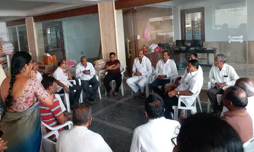 BN Reddy Nagar Colony residents oppose mobile tower