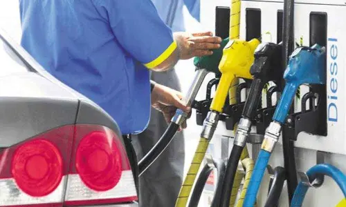 Today petrol price stable, diesel hiked in Hyderabad, Vijayawada, Delhi on December 19