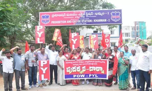 Khammam: Womens body demands closure of belt shops