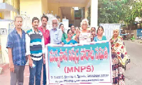 Tarnaka: Madhyapana Nisheda Porata Samiti dharna against liquor on Dec 21