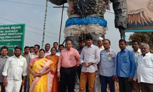 Mulugu: District Collectors innovative way to shun plastic use