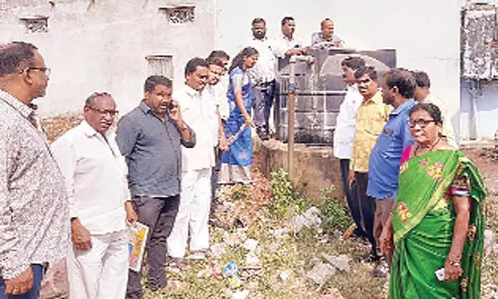 Corporator Saraswathi, officials learn about issues