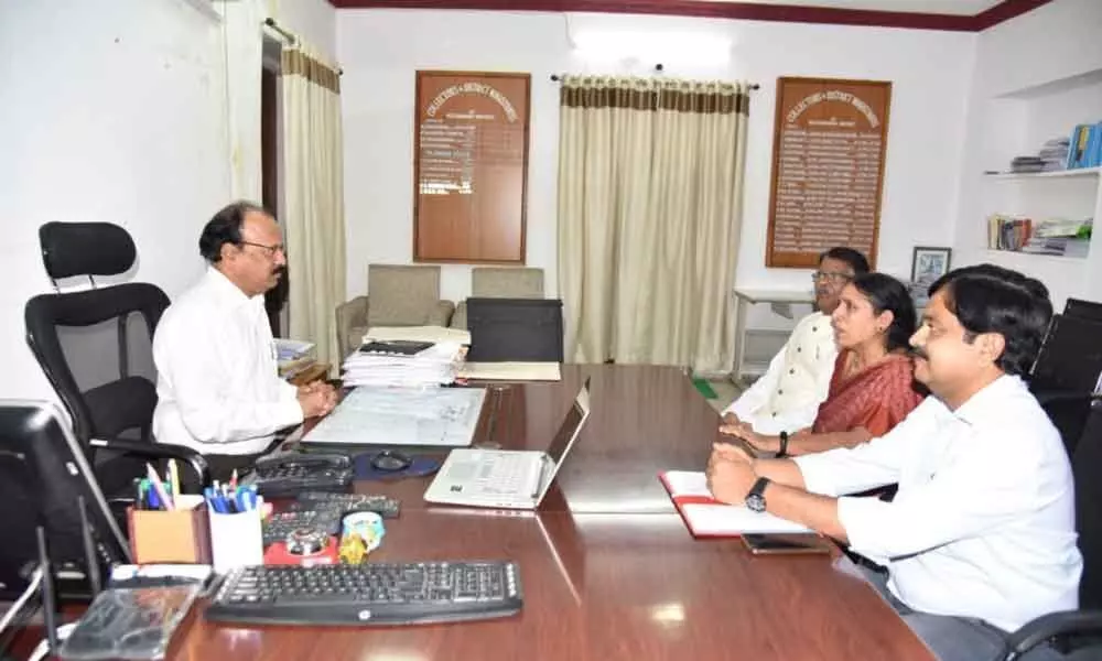 Nizamabad: Livestock CEO Dr Manjuvani calls on Collector M Rammohan Rao