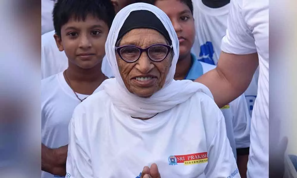 103-year-old Super Granny takes youngsters by surprise