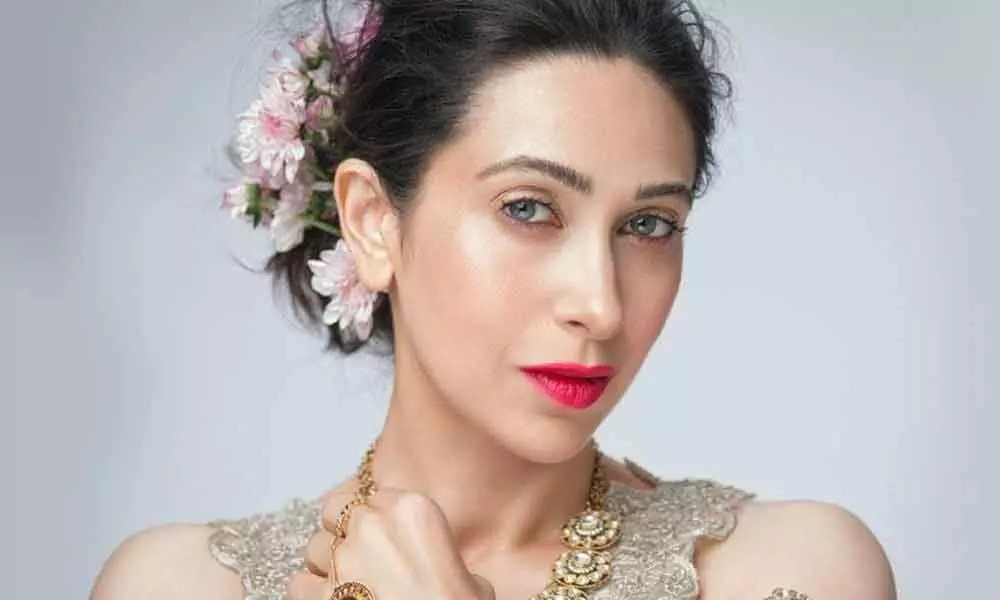 Getting pretty with Karisma Kapoor