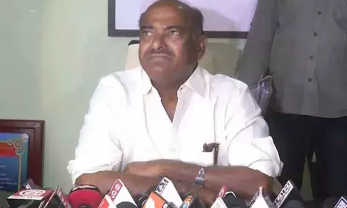 Anantapur district police counters JC Diwakar Reddy for his bootlicking remarks