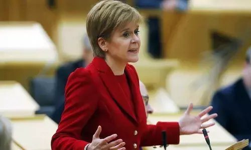 Sturgeon calls for powers to hold independence referendum