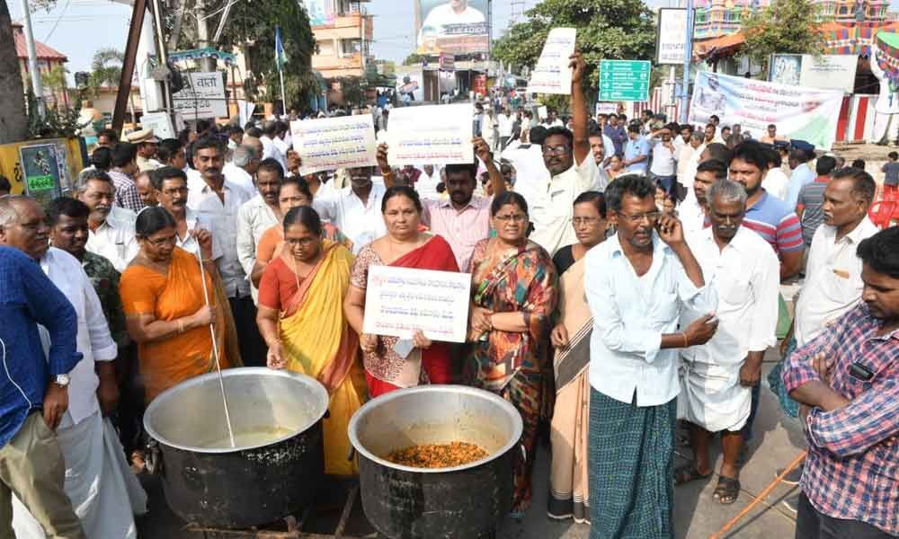 Amaravati Farmers Continue Their Protests, Demands Govt To Withdraw The ...