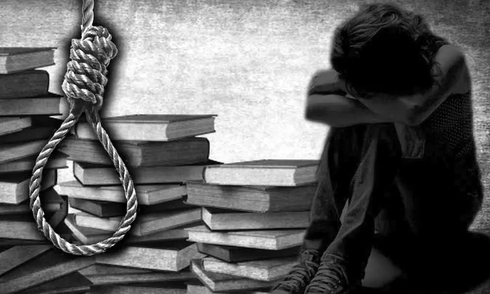 10th class girl commits suicide in Kurnool district