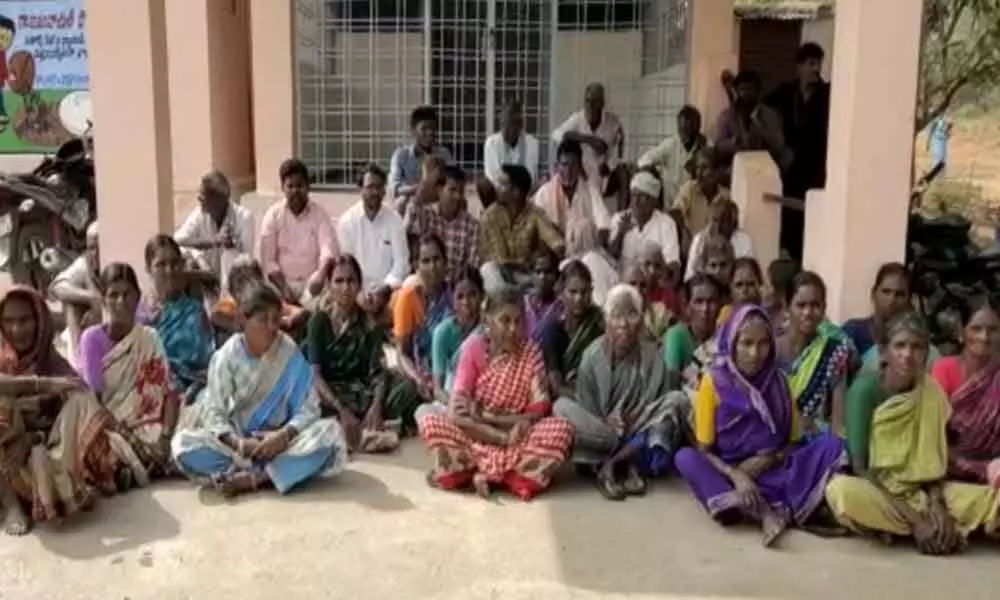 Kodangal: Pensioners stage protest against goverments delay in releasing Aasara pensions