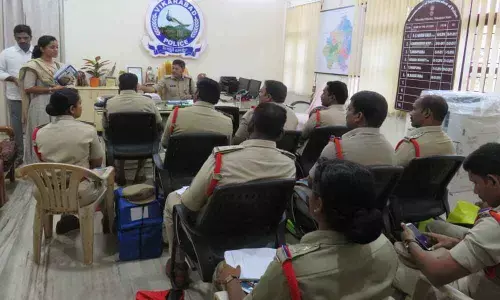 SP M Narayana reviews crime rate in divisions