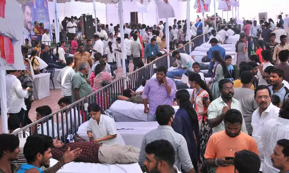 Rajamahendravaram: 1,000 people donate blood in mega camp