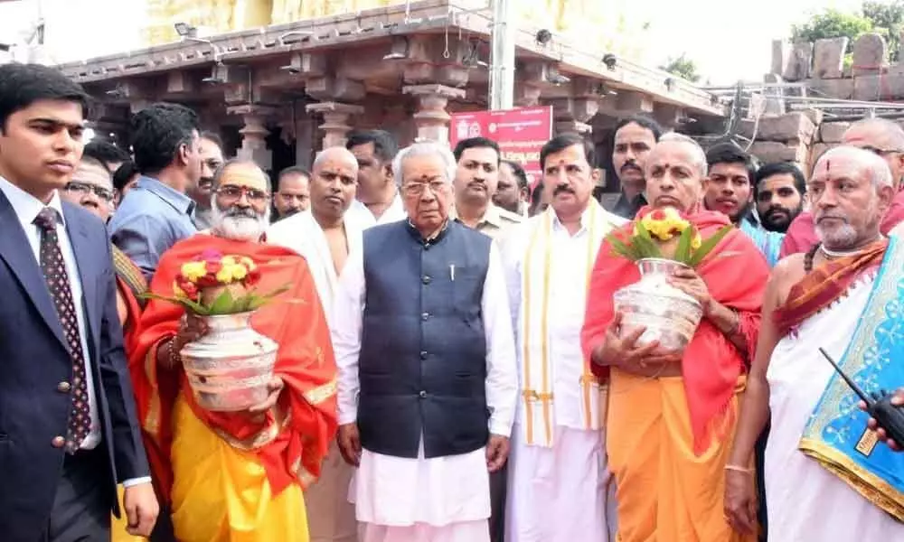 Guv interacts with tribals; visits Srisailam temple