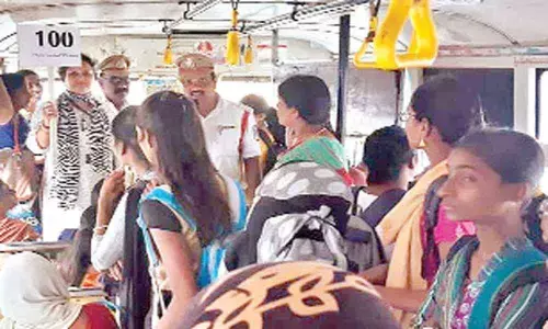 Cops sensitise people on traffic rules