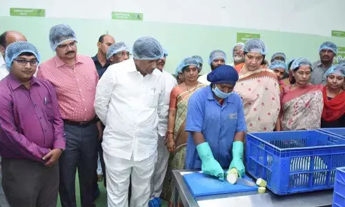 Minister Satyavathi Rathod all praise for Akshaya Patra trust