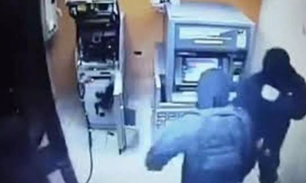 3 held for trying to break ATM machine in Hyderabad