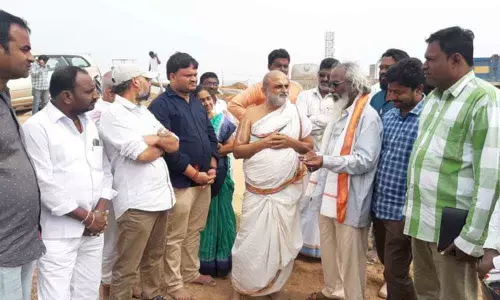 Chilkur Balaji temple priest Rangarajan visits Yadadri