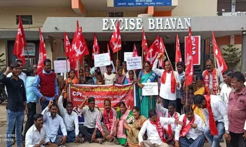 Close liquor shops to prevent attacks on women: CPI in Karimnagar
