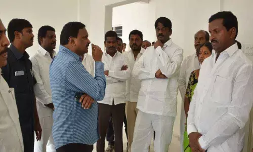 Collector Venkatrami Reddy inspects land for market yard
