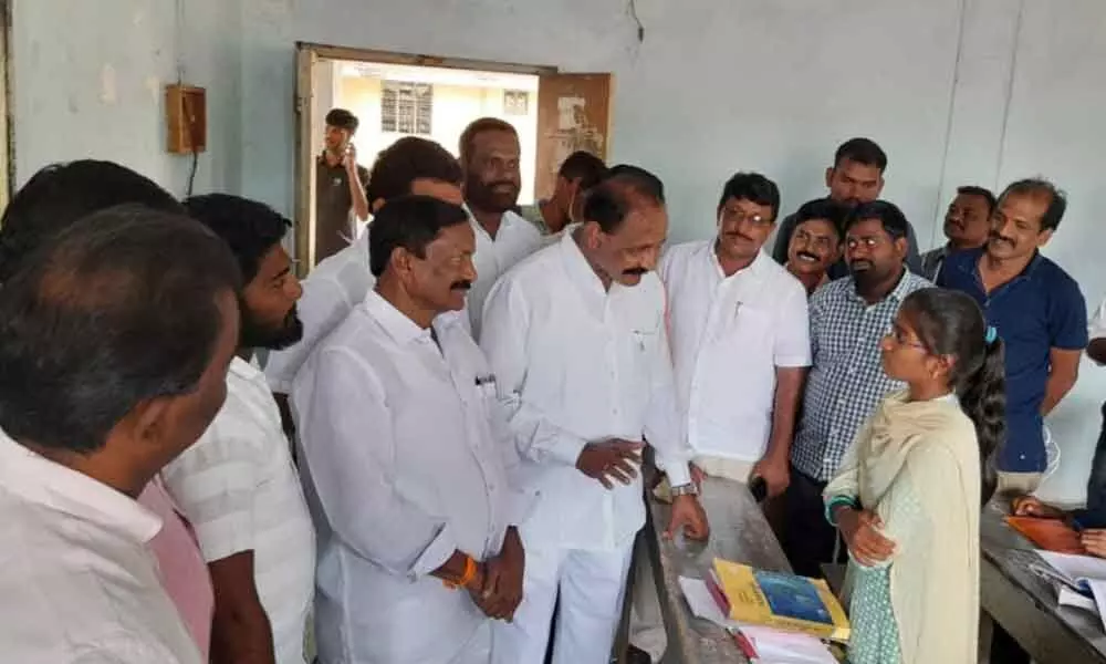 Nalgonda: MLA Nomula Nasimhaiah makes surprise visit to Halia Government Junior College, KGBV