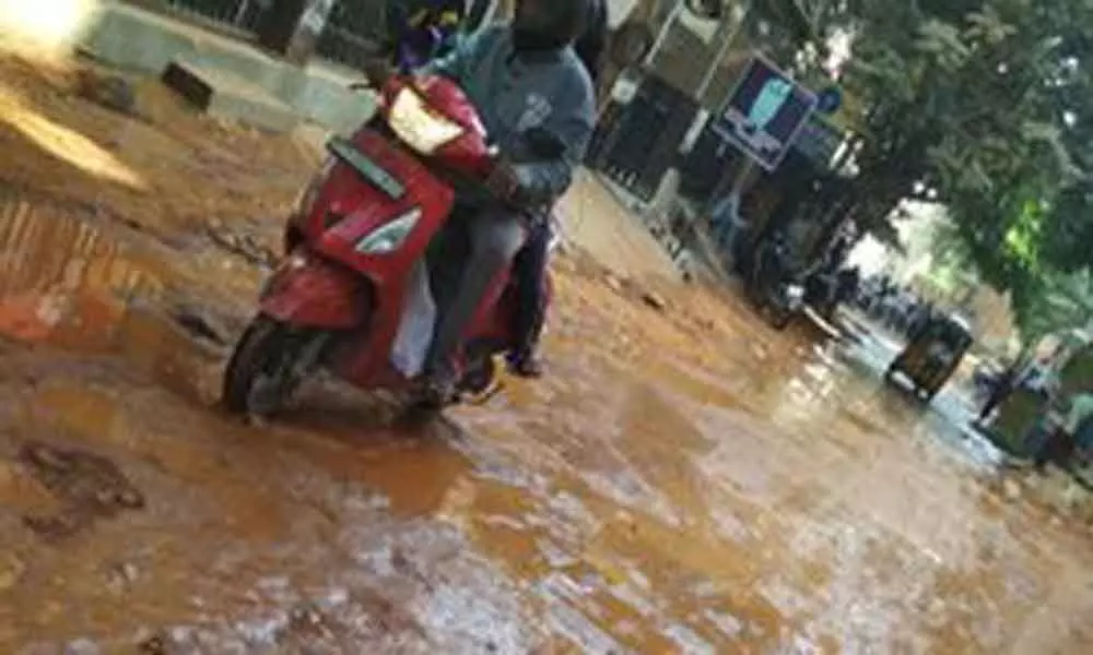 Madhapur: Locals irked over bad roads