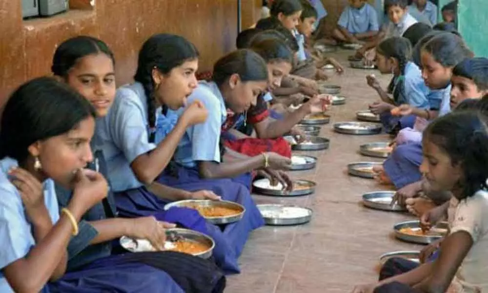 Hyderabad: Mid-day meal system hit by official apathy