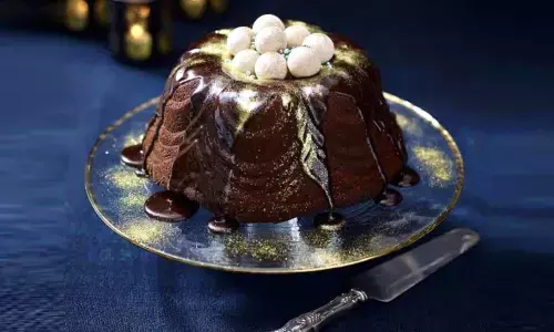 Everyones Favorite Christmas Bundt Cake: Easy Homemade Recipe