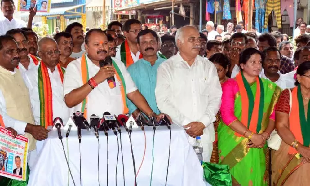 Amaravati: Kanna Lakshminarayana vows to take the capital issue to Prime Minister Narendra Modi notice